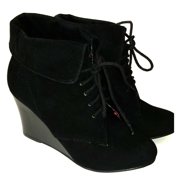 Rampage Black Faux Suede Lace Up Boot Wedges - Picture 1 of 8
